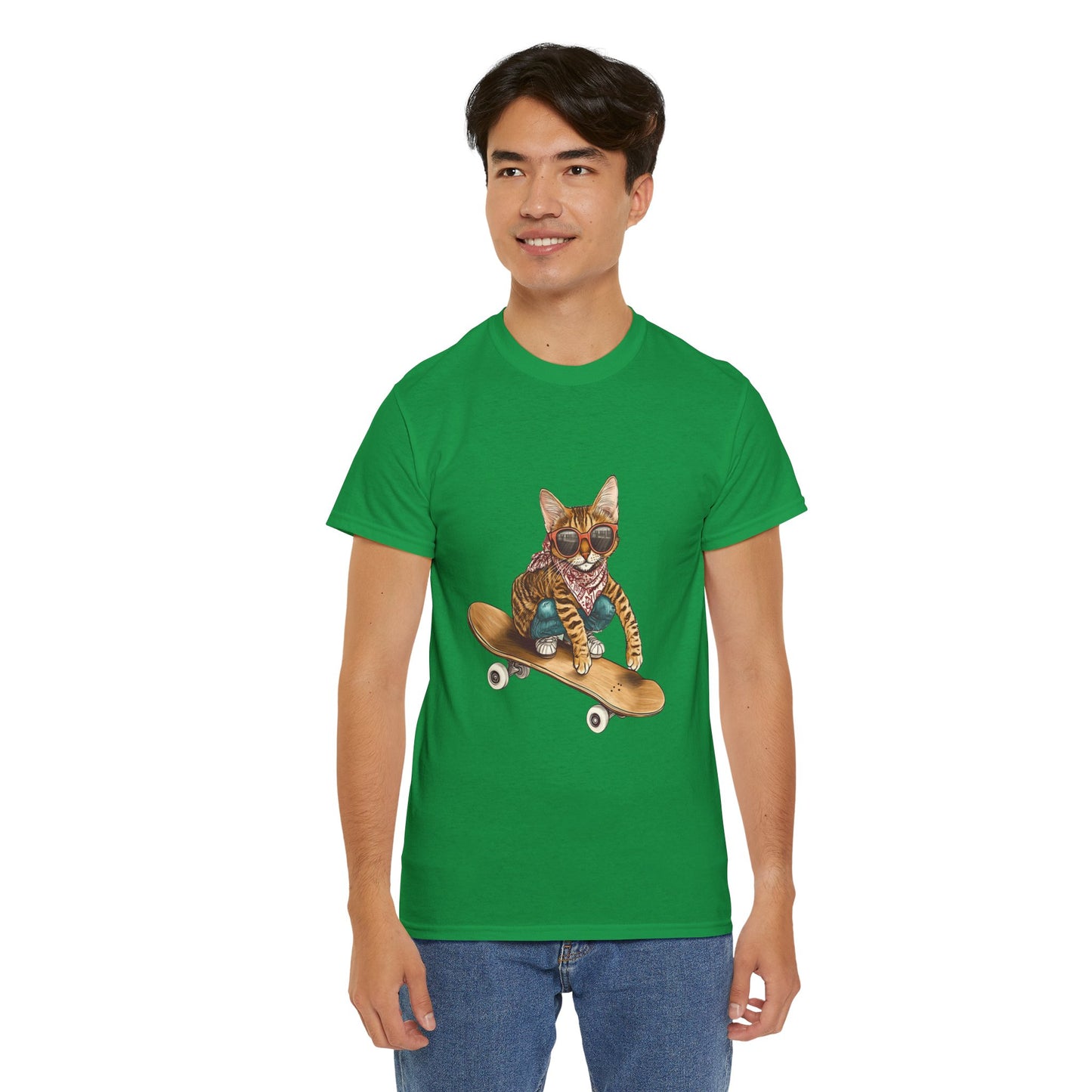 Retro Skateboard Cat T-Shirt Cat Graphic Tee Cool Streetwear for Cat Lovers