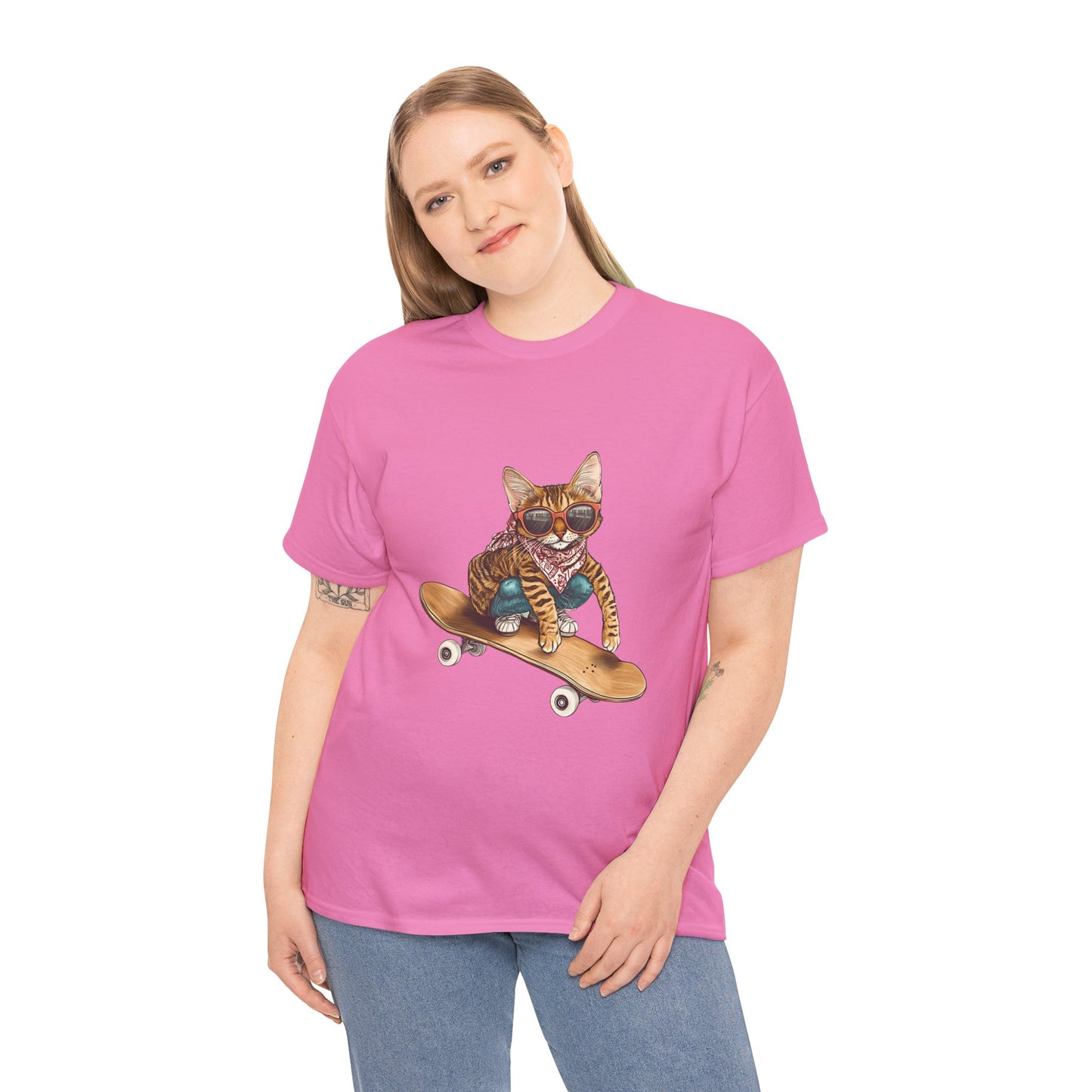 Retro Skateboard Cat T-Shirt Cat Graphic Tee Cool Streetwear for Cat Lovers