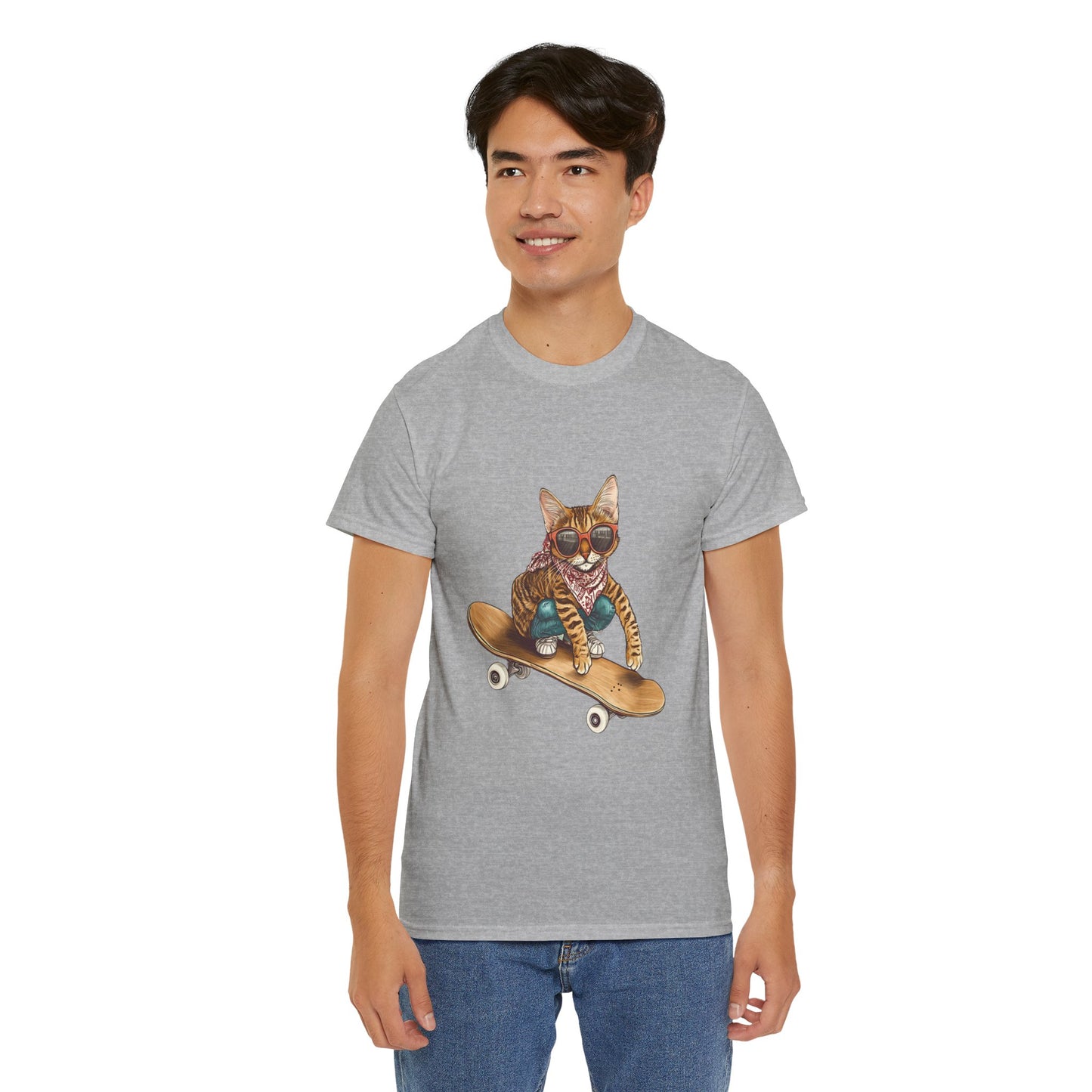 Retro Skateboard Cat T-Shirt Cat Graphic Tee Cool Streetwear for Cat Lovers