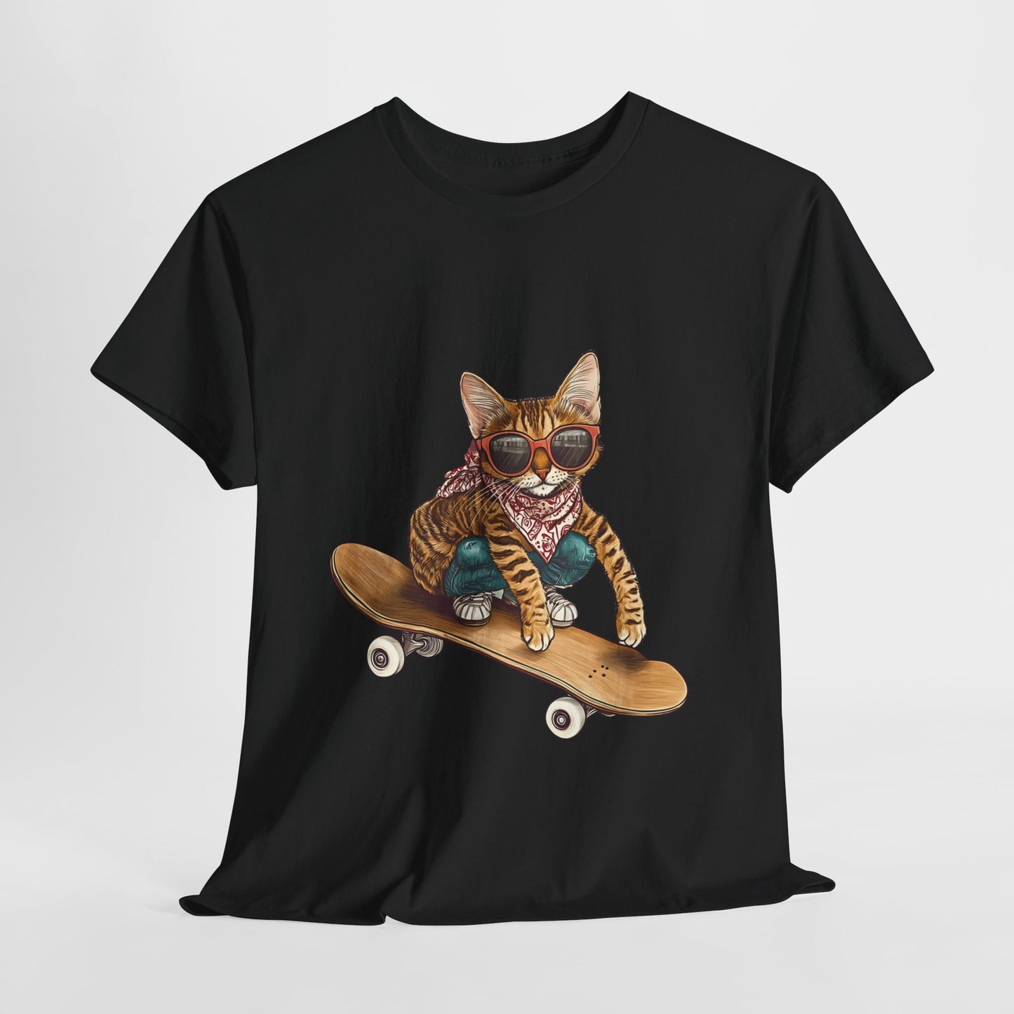 Retro Skateboard Cat T-Shirt Cat Graphic Tee Cool Streetwear for Cat Lovers