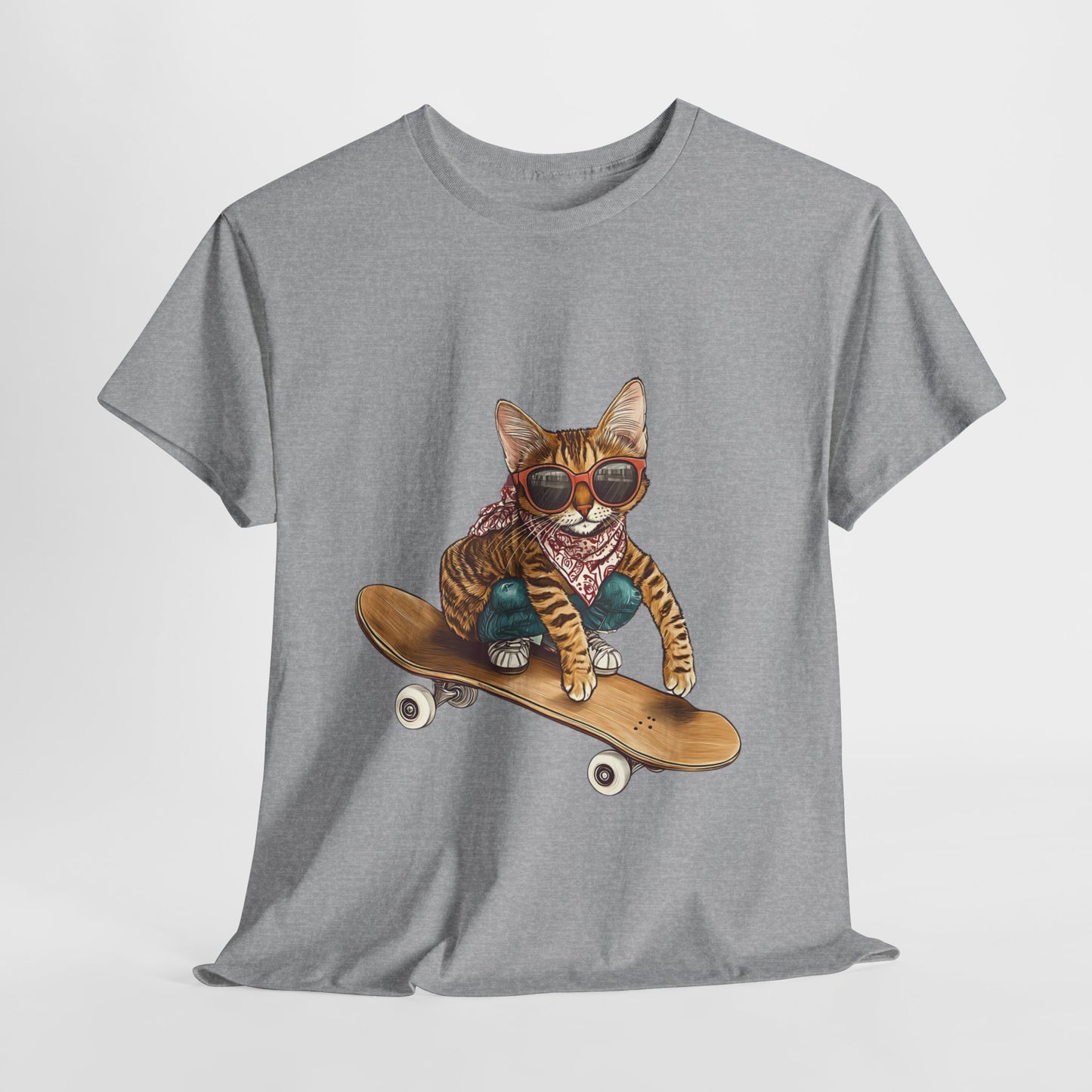 Retro Skateboard Cat T-Shirt Cat Graphic Tee Cool Streetwear for Cat Lovers