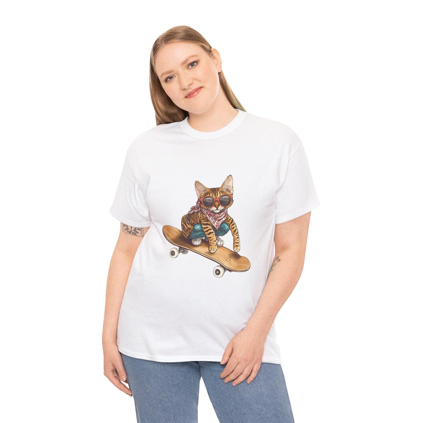 Retro Skateboard Cat T-Shirt Cat Graphic Tee Cool Streetwear for Cat Lovers